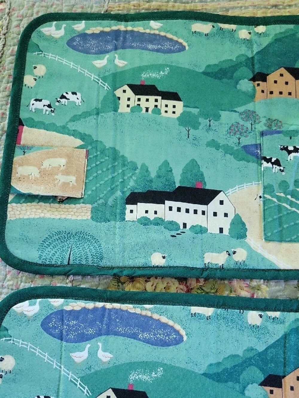 1992 Fabric Traditions Country Farm Placemats Set of 2 Quilted Pocket Cottage